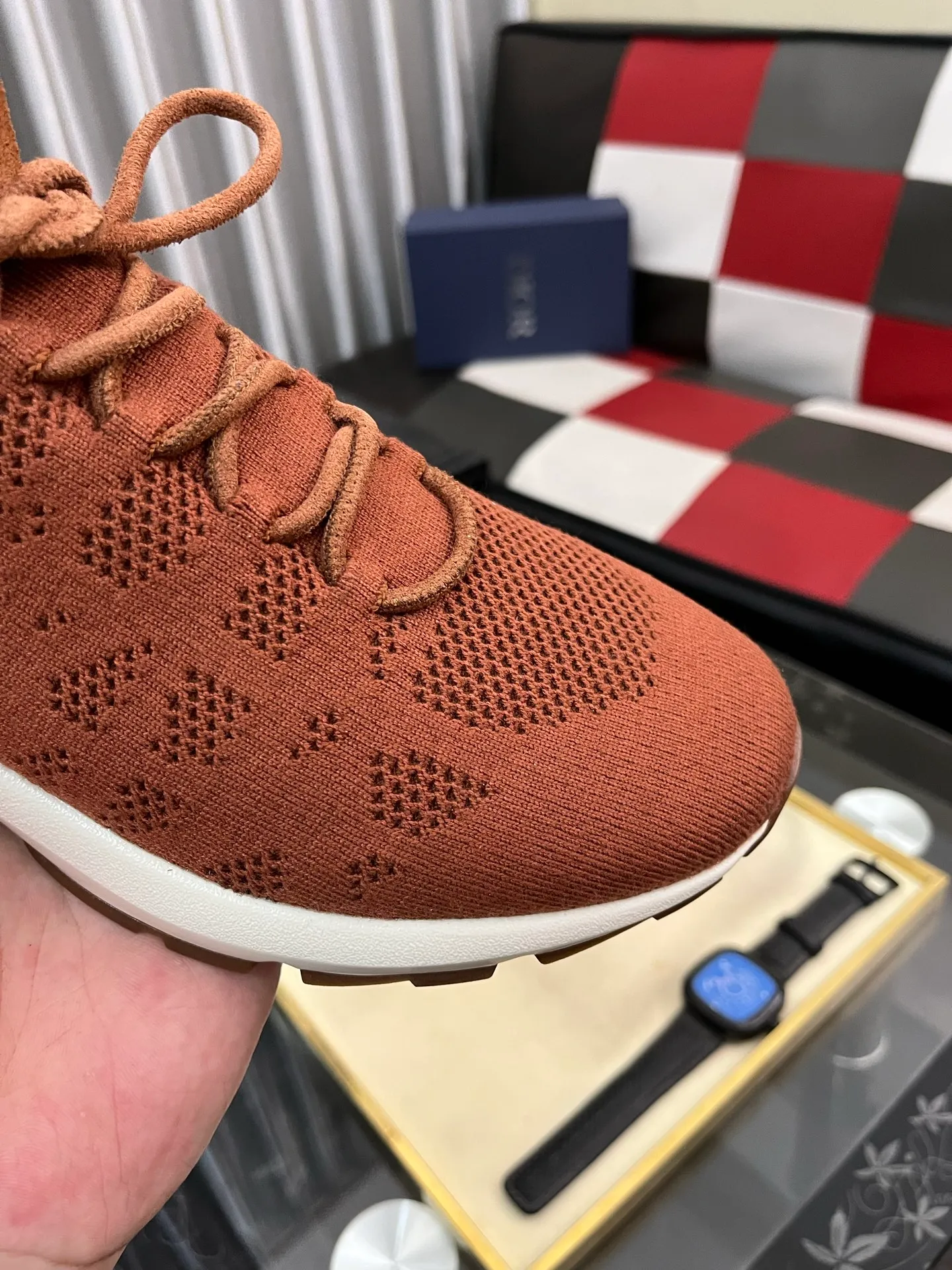 Men's shoes 💰: 400⌚️⌚️2025 new Dior fly-knit breathable casual men's shoes are on the market, original order, impeccable, the upper is made of imported fly-knit, and the original outsole is made one to one quarter. It is super comfortable on the feet. It is a must-buy pair of shoes. Available in sizes 38-446️⃣